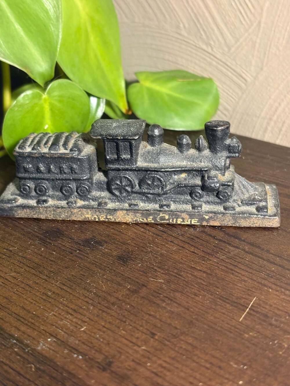Vintage Cast Iron Horseshoe Curve Locomotive Train Paperweight